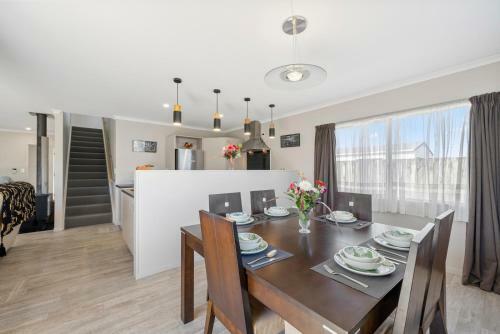 Hunia Haven - Himatangi Beach Holiday Home