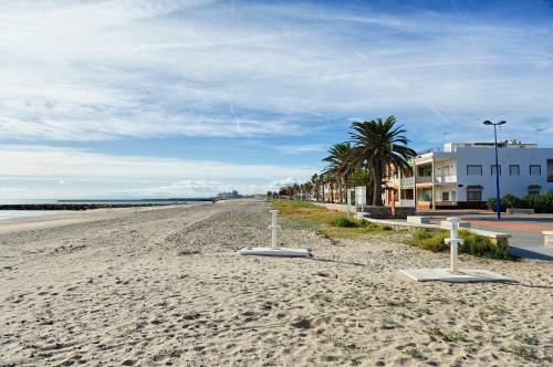 Apartamento Amplio. Vistas A La Playa