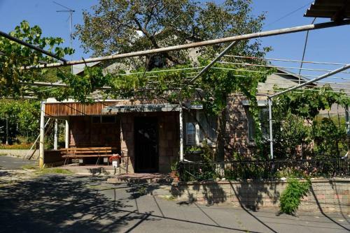 Under The Walnut Tree B&B
