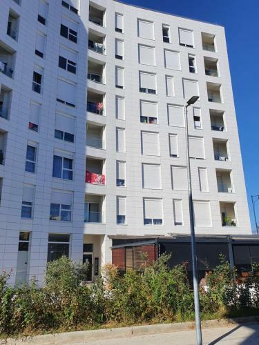 Rovena's Apartment - Free Parking