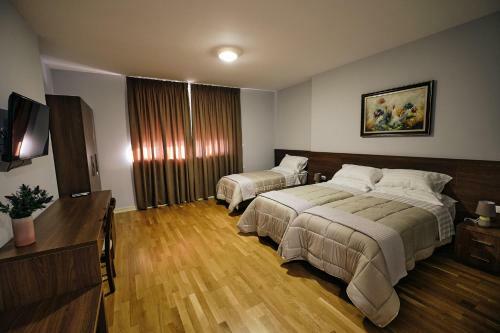 In Center Hotel