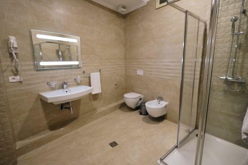 In Center Hotel