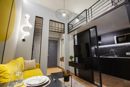 Lit Apartments