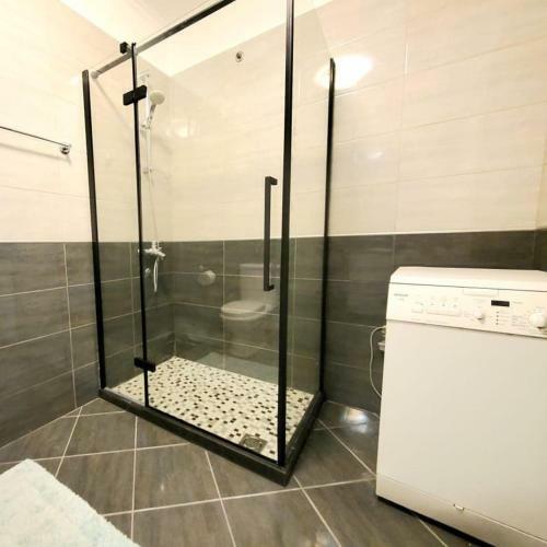 Apartamento Penthouse Komuna Parisit