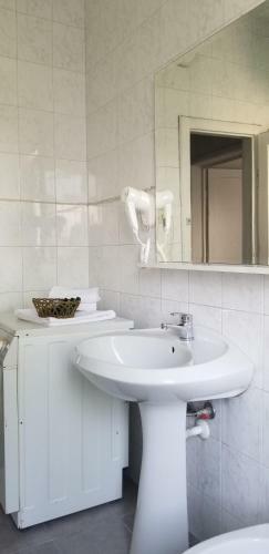 Spacious And Cozy Apartment - Ajia Apartment
