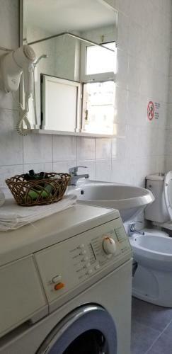 Spacious And Cozy Apartment - Ajia Apartment