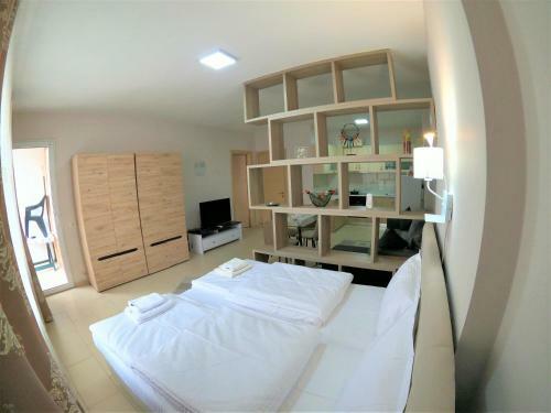 Eni`s Apartments