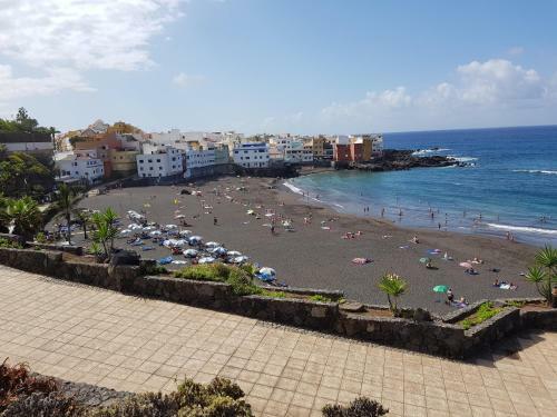 Apartamento C�ntrico, Amplio Y Con Balc�n Cerca Del Mar