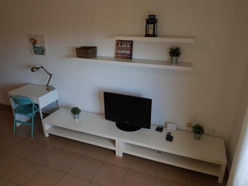 Apartamento C�ntrico, Amplio Y Con Balc�n Cerca Del Mar