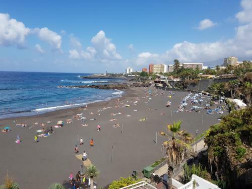 Apartamento C�ntrico, Amplio Y Con Balc�n Cerca Del Mar