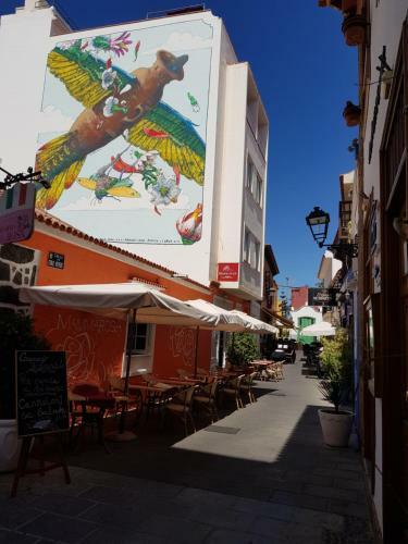 Apartamento C�ntrico, Amplio Y Con Balc�n Cerca Del Mar