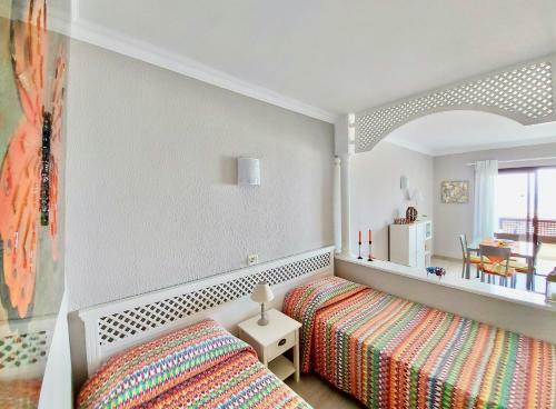 Ocean And Sun Studio Apartment