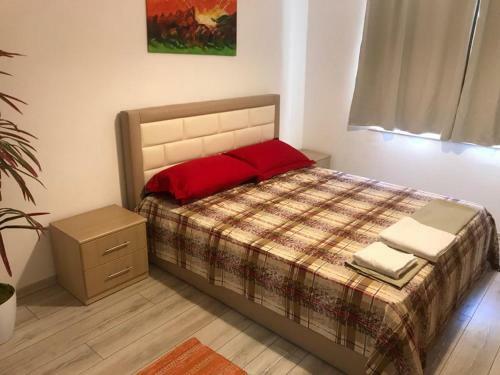 Apartamento Cozy Apt. 1 Min Walk From Square/tirane Centre