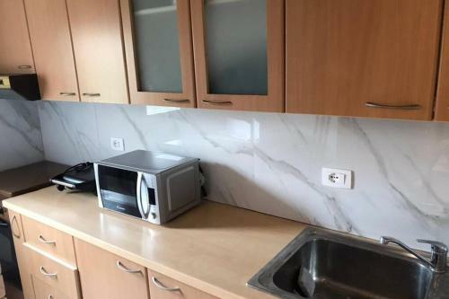 Apartamento Cozy Apt. 1 Min Walk From Square/tirane Centre