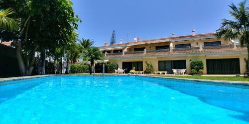 Apartamento Elegant And Peaceful Aparments With Pool And Garden