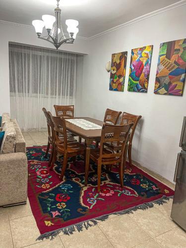 Cozy 3-bedroom Apartment