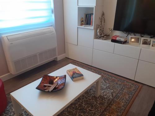 Lake View Apartment 2