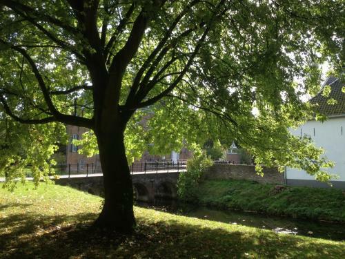 Bed & Breakfast Kasteel Ophemert