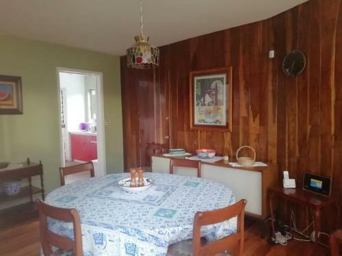 Big,sunny, 2-3 Apartment In Best Location