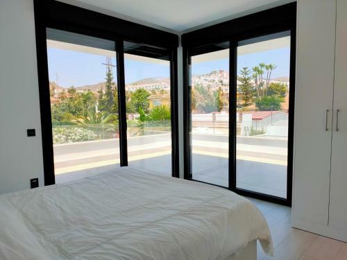Villa Chalet Con Piscina Spa, Jardin Y Cancha de Basket