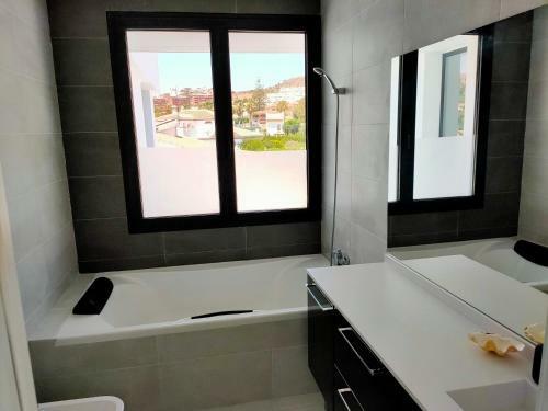 Villa Chalet Con Piscina Spa, Jardin Y Cancha de Basket