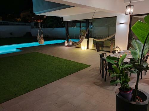 Villa Chalet Con Piscina Spa, Jardin Y Cancha de Basket