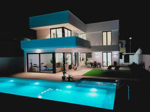 Villa Chalet Con Piscina Spa, Jardin Y Cancha de Basket