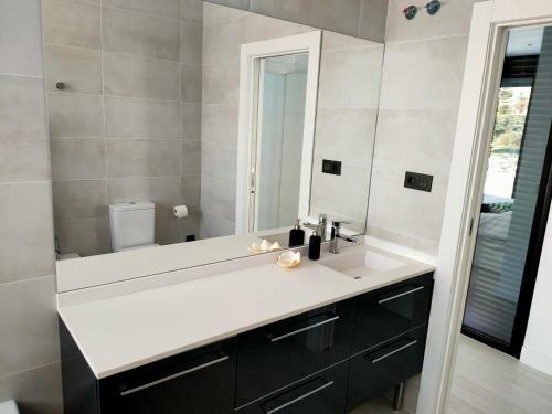 Villa Chalet Con Piscina Spa, Jardin Y Cancha de Basket