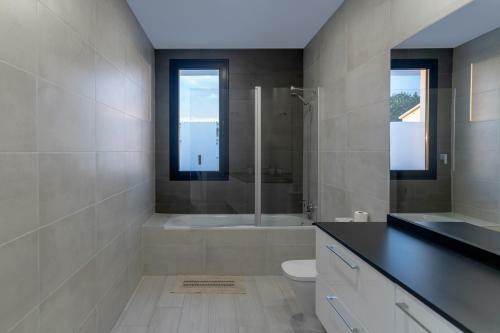 Villa Chalet Con Piscina Spa, Jardin Y Cancha de Basket