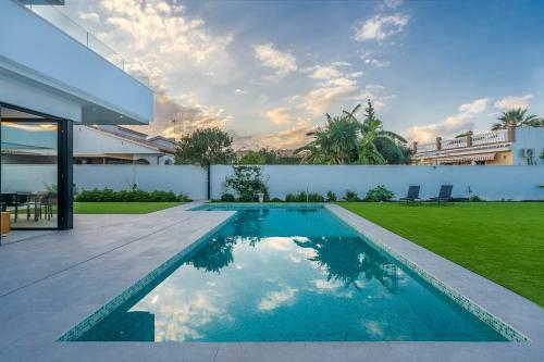 Villa Chalet Con Piscina Spa, Jardin Y Cancha de Basket