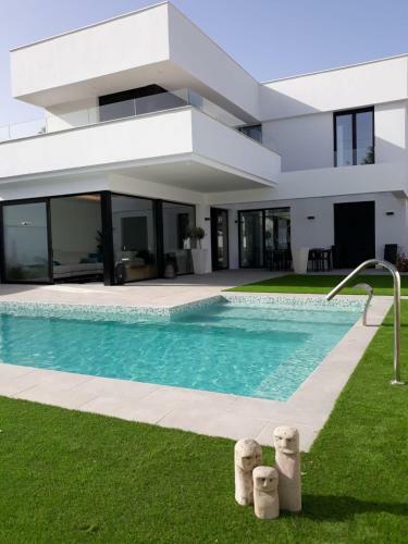 Villa Chalet Con Piscina Spa, Jardin Y Cancha de Basket
