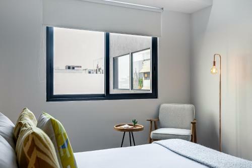 La Roma Modern & Tech Apt, Private Terrace W View!