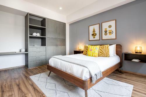 La Roma Modern & Tech Apt, Private Terrace W View!