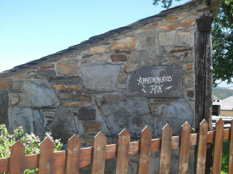 Apartamentos Rurales Ron