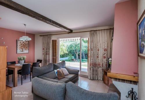 Villa 100 M From The Beach