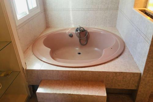Villa Estilo Californiano Con Piscina