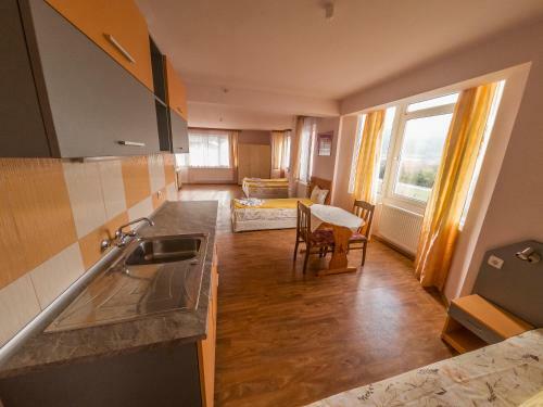 Hostal Guest House Bache Todor