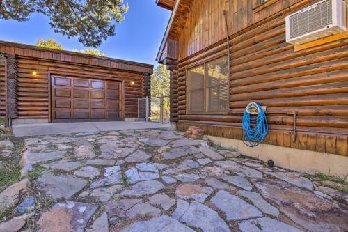 Beautiful Payson Log Cabin With Yard And Fire Pit
