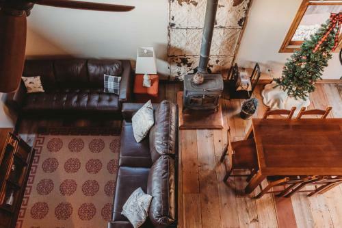 The Rustic Hideaway Cabin River View And Fire Pit