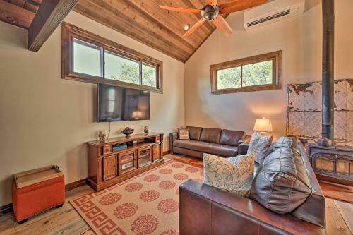 The Rustic Hideaway Cabin River View And Fire Pit