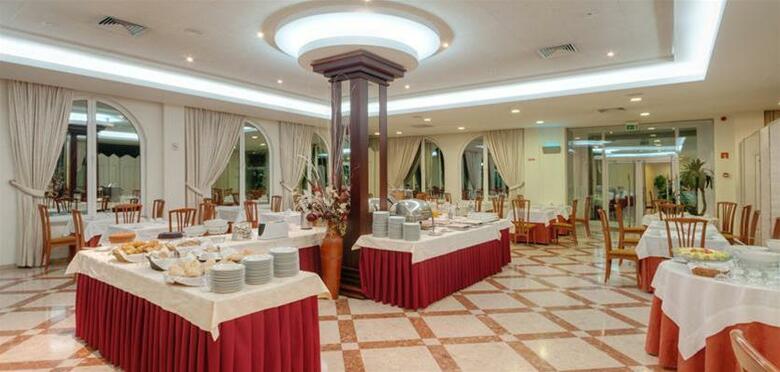 Hotel TRYP Dona Maria