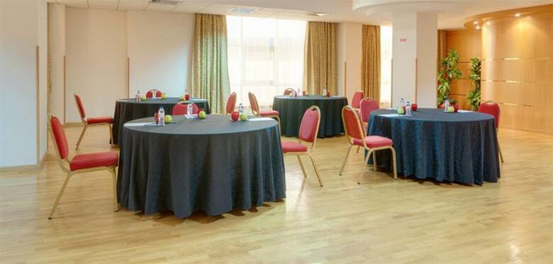 Hotel TRYP Dona Maria