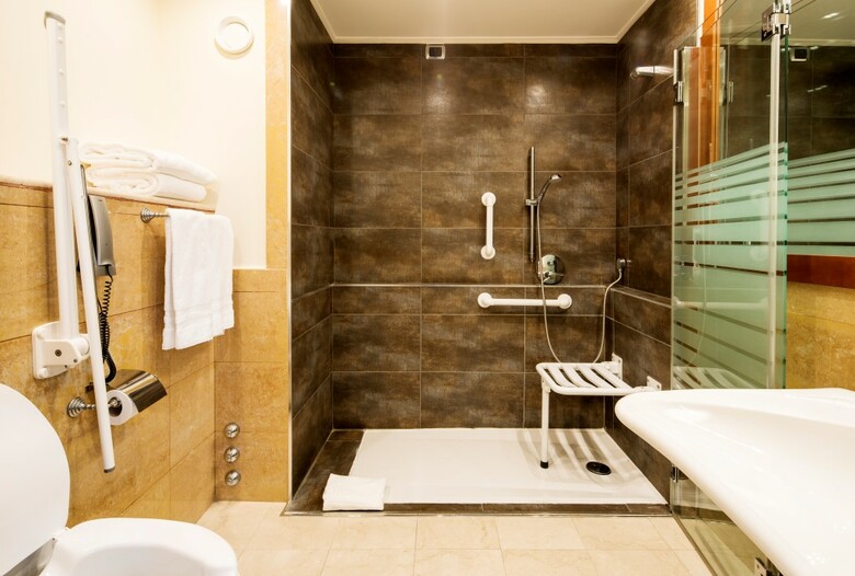 Hotel Ilunion Aqua 4