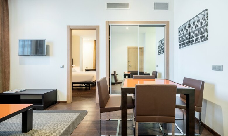 Hotel Ilunion Aqua 4