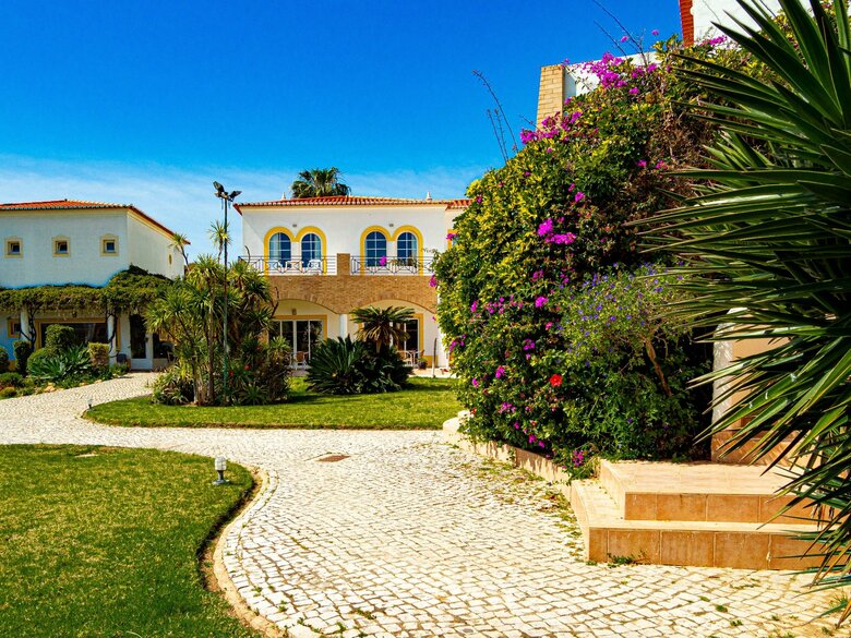 Hotel Luz Bay Club