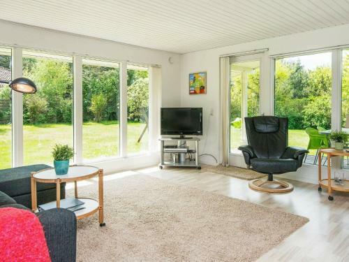 Three-bedroom Holiday Home In Eg�
