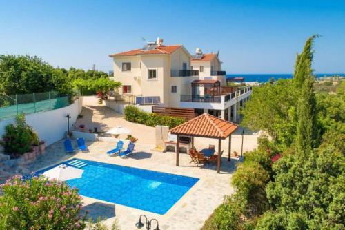 Villa Ira Finiki