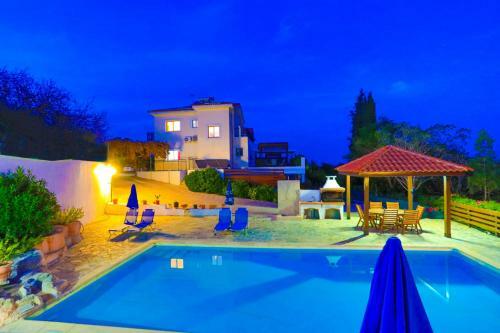 Villa Ira Finiki