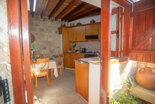 Iocasti Cottage By Agroholidays