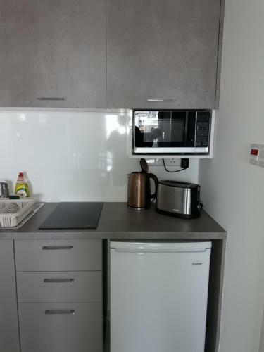 P.l Hermes Studios & Apartments
